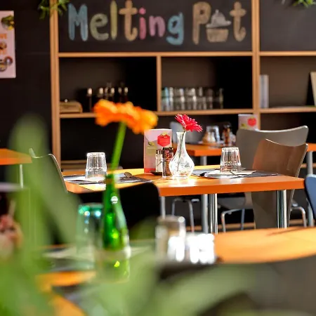 אכסניה Youth Schengen /