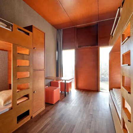 Youth Schengen / אכסניה *